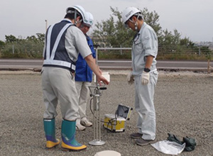 衝撃加速度測定装置を用いた盛土および石灰・セメント改良盛土の品質管理技術